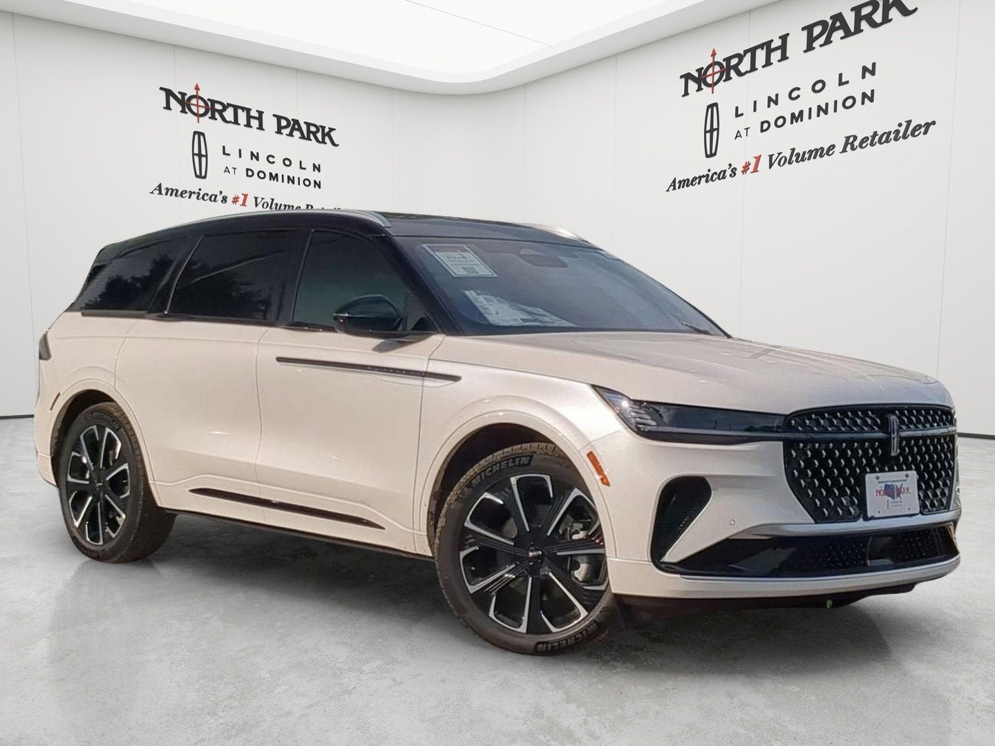 2026 Lincoln Nautilus Reserve Hybrid