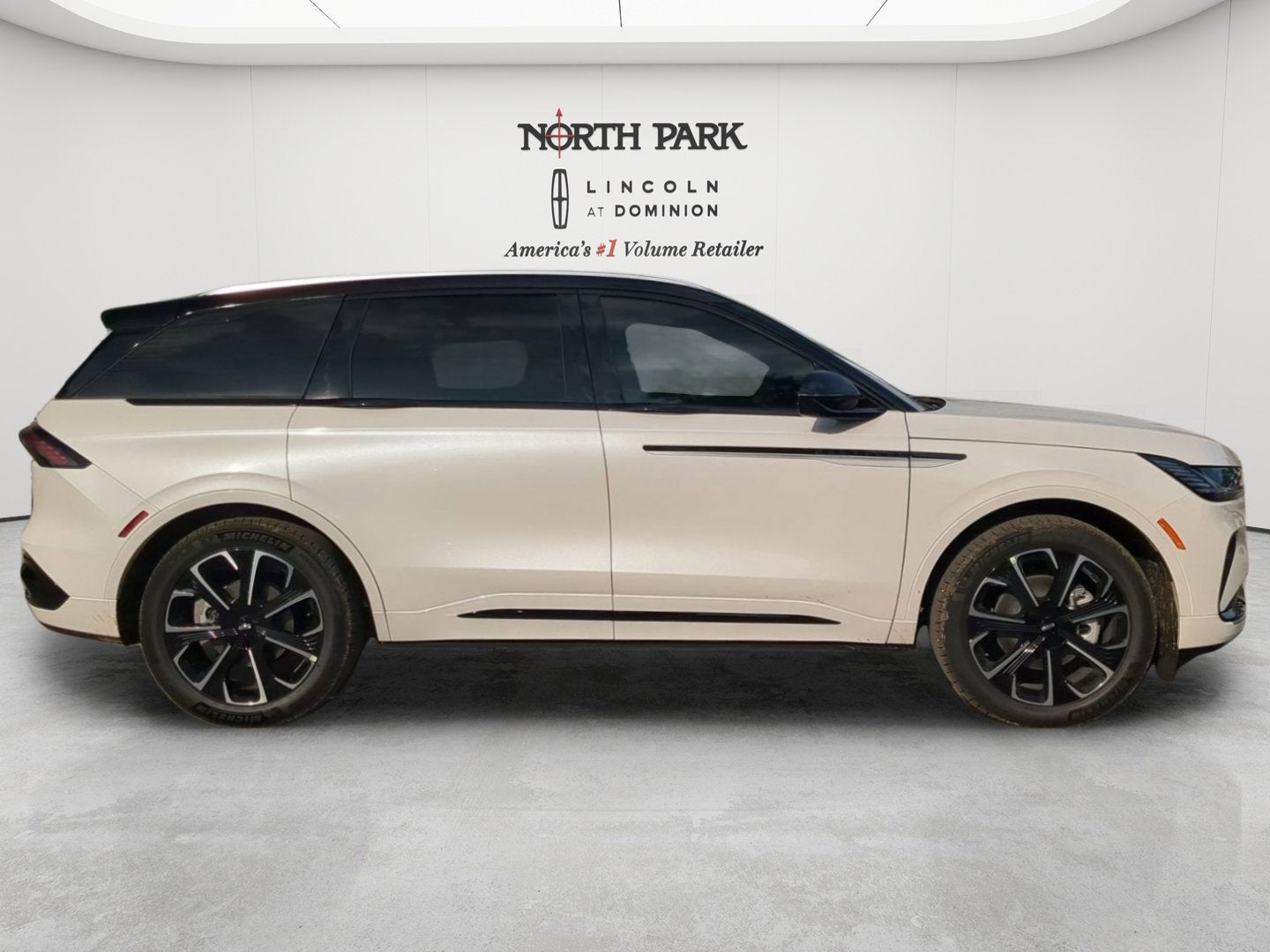 2026 Lincoln Nautilus Reserve Hybrid