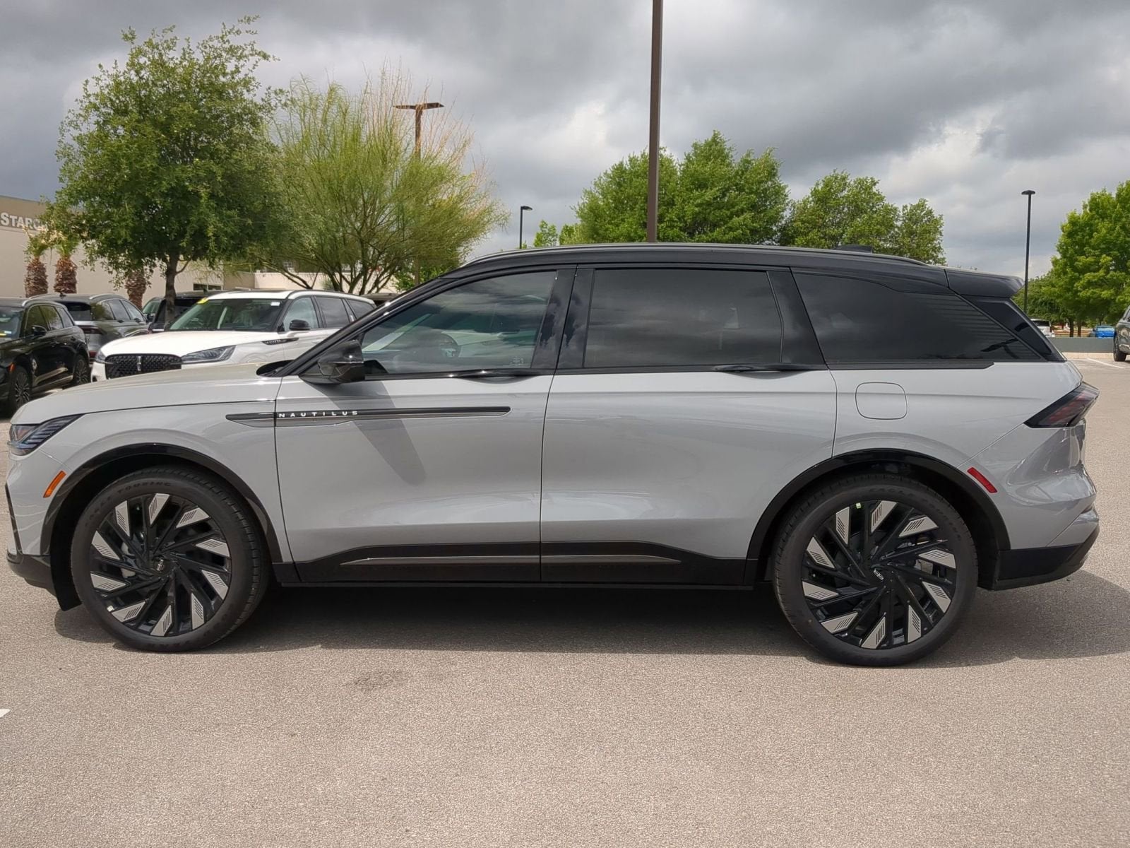 2026 Lincoln Nautilus Reserve Hybrid