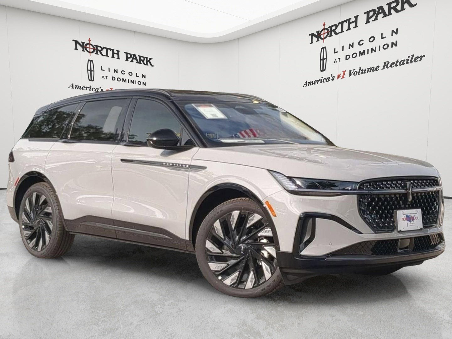 2026 Lincoln Nautilus Reserve Hybrid