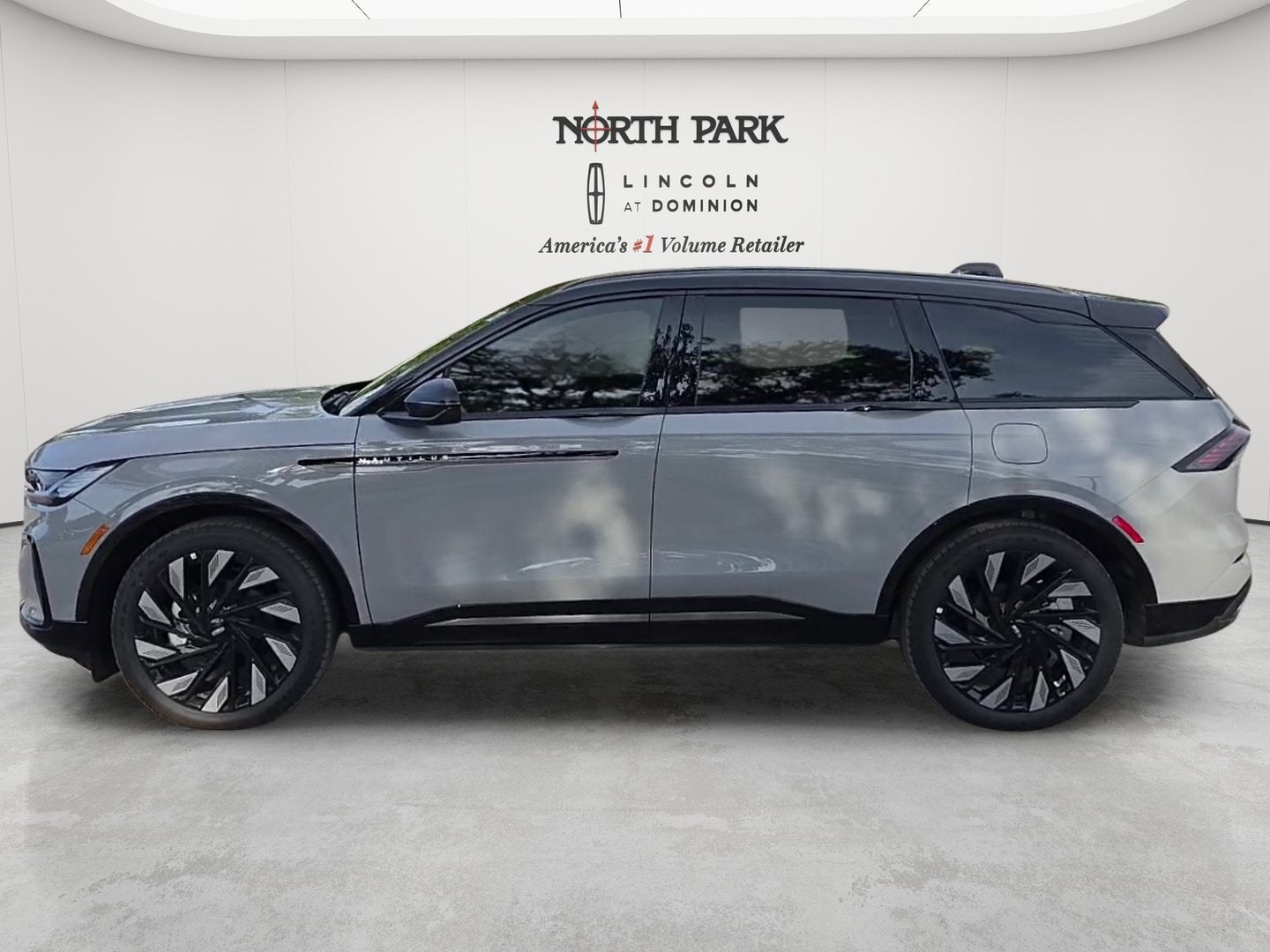 2026 Lincoln Nautilus Reserve Hybrid