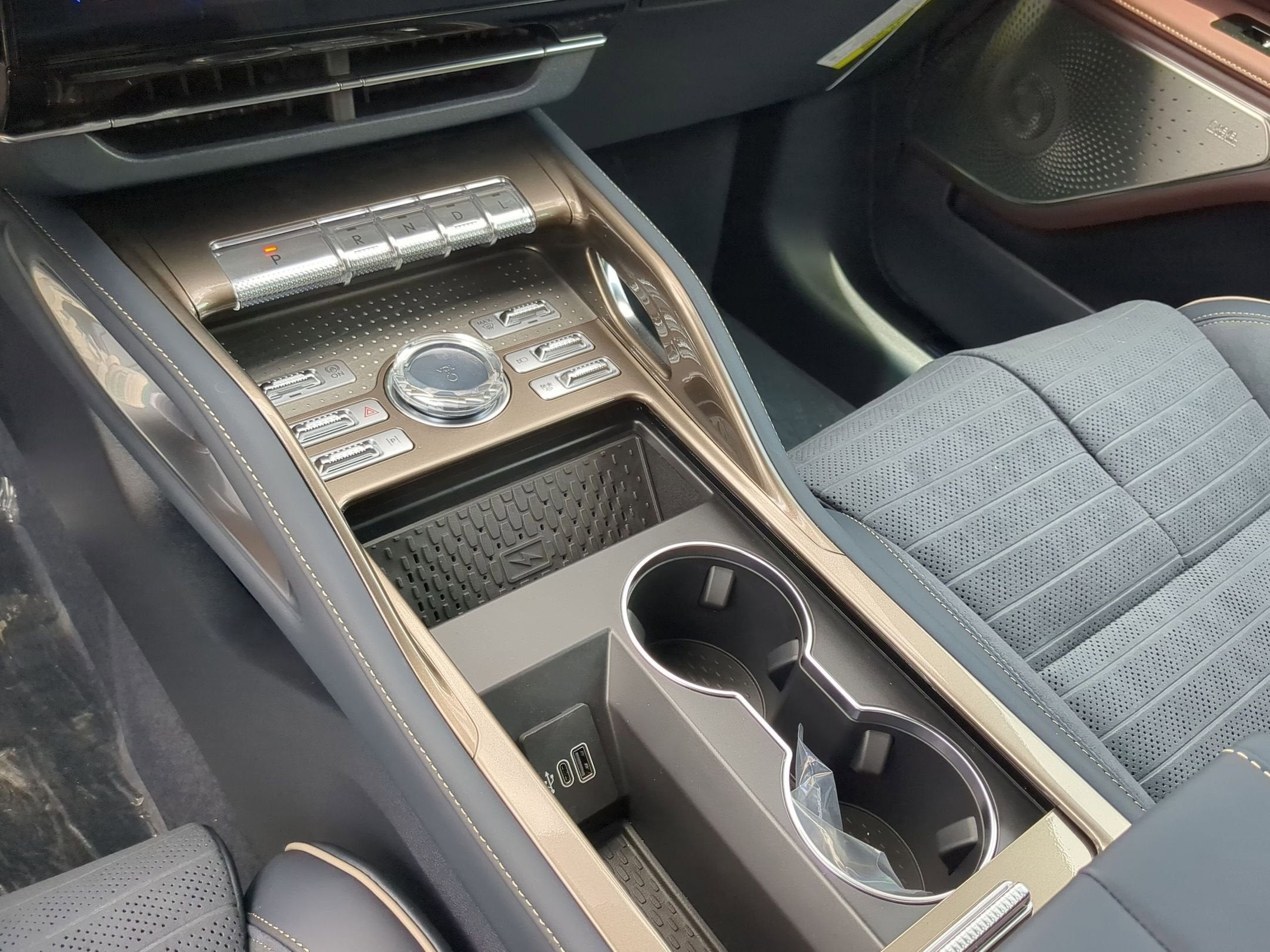 2026 Lincoln Nautilus Black Label Hybrid