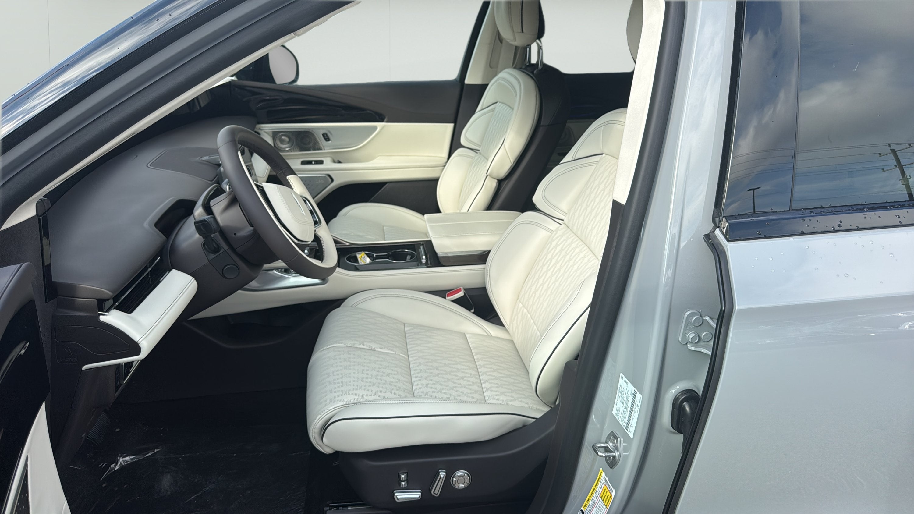 2026 Lincoln Nautilus Black Label Hybrid