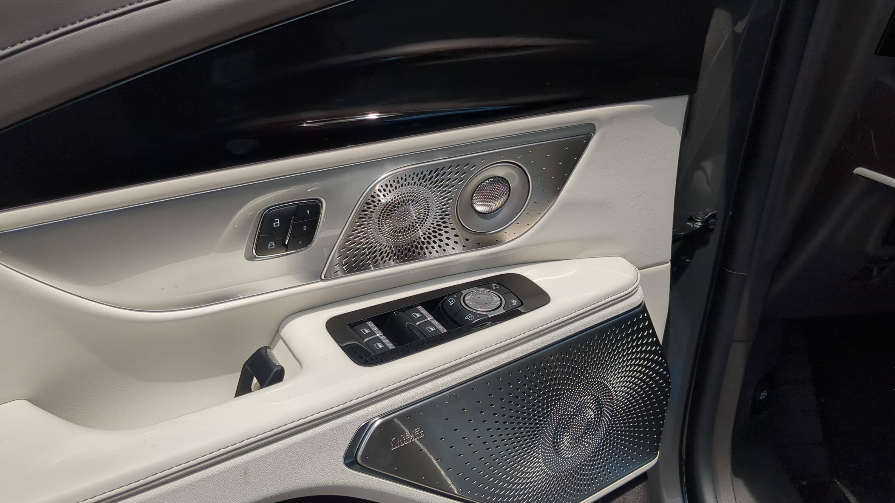 2026 Lincoln Nautilus Black Label Hybrid