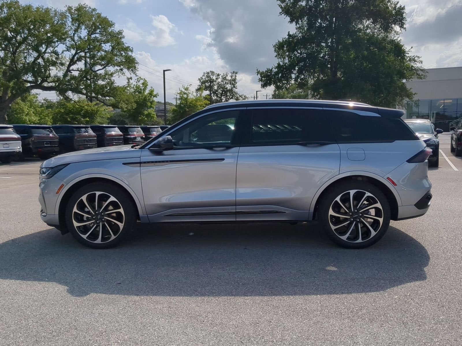 2025 Lincoln Nautilus Black Label Hybrid