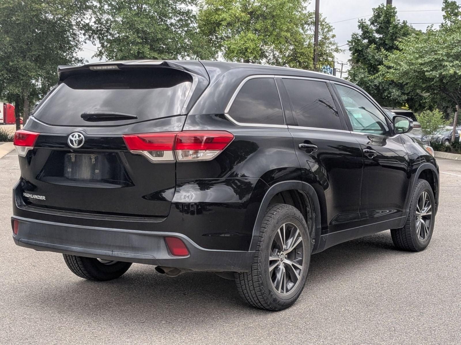2019 Toyota Highlander LE