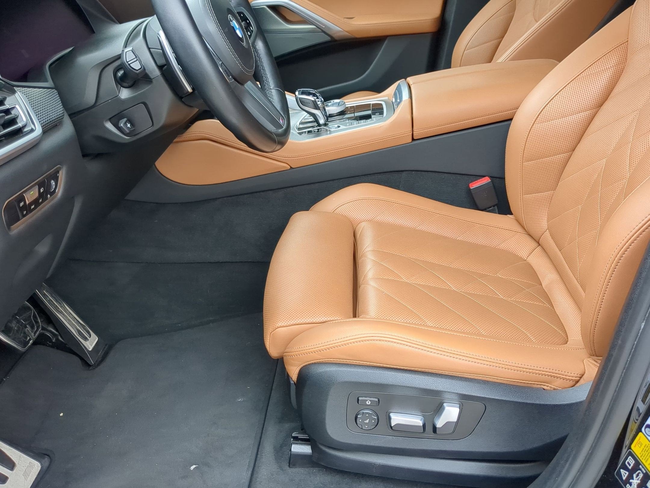 2023 BMW X6 xDrive40i