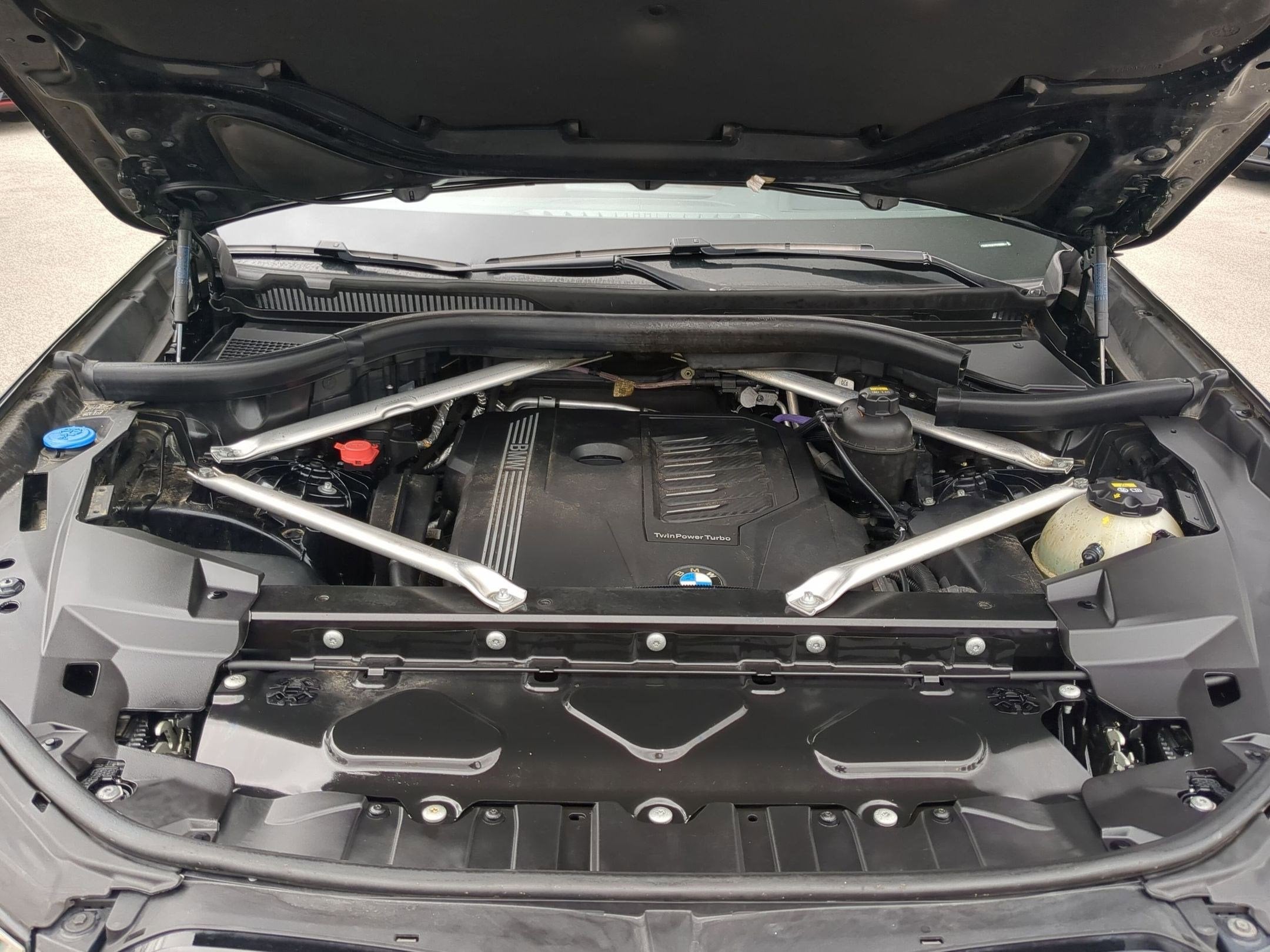 2023 BMW X6 xDrive40i