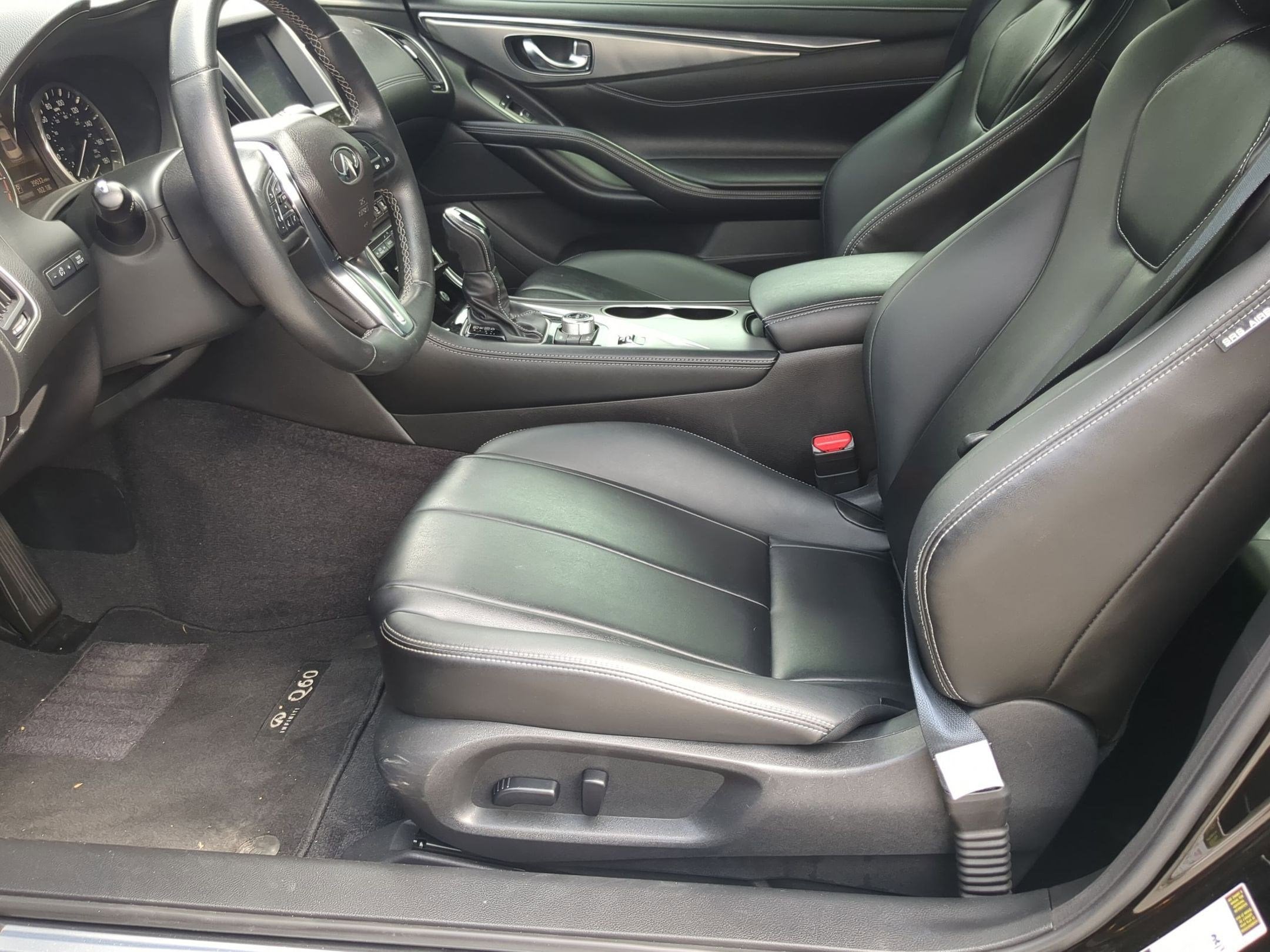 2022 INFINITI Q60 PURE