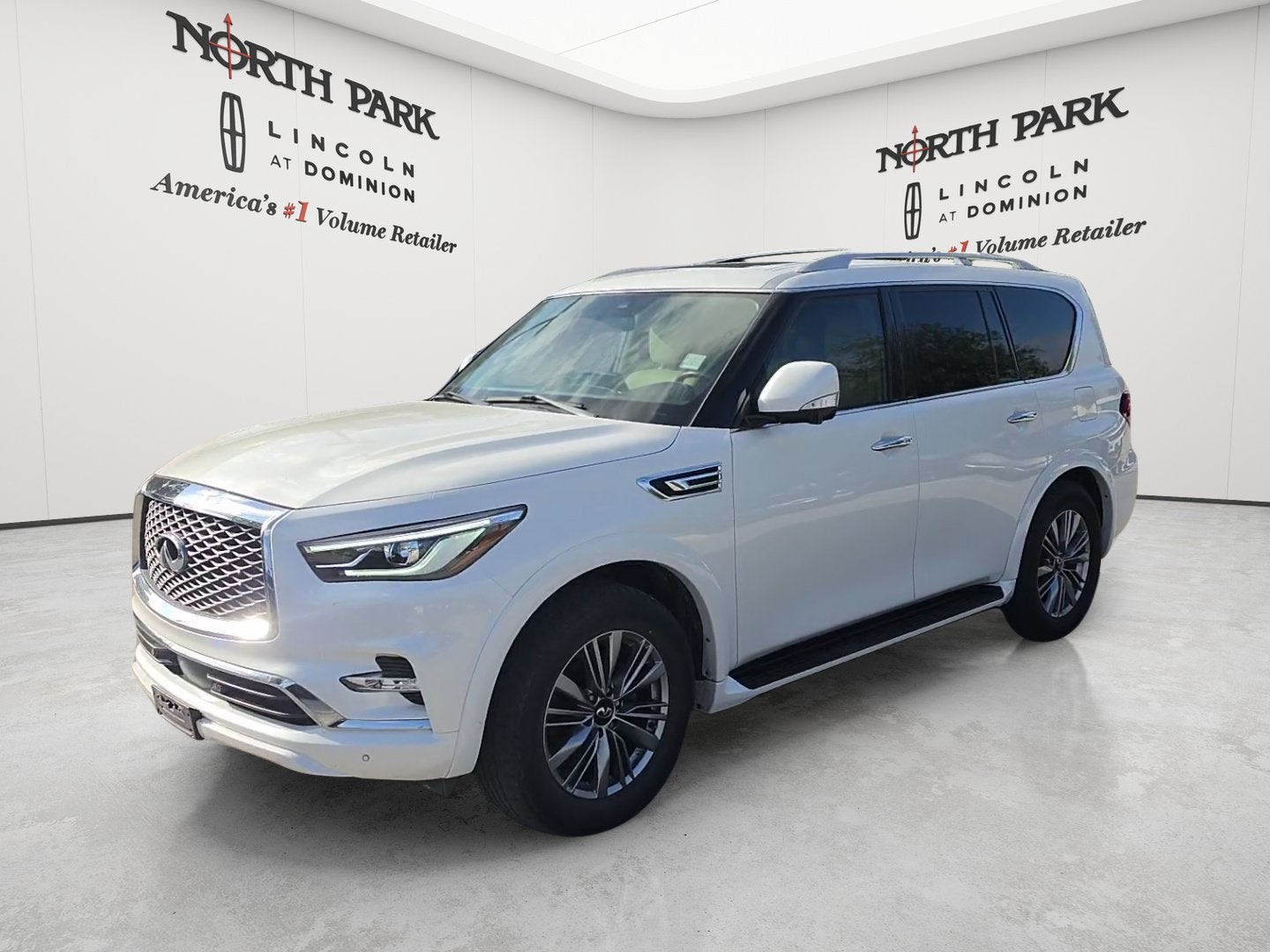 2022 INFINITI QX80 LUXE