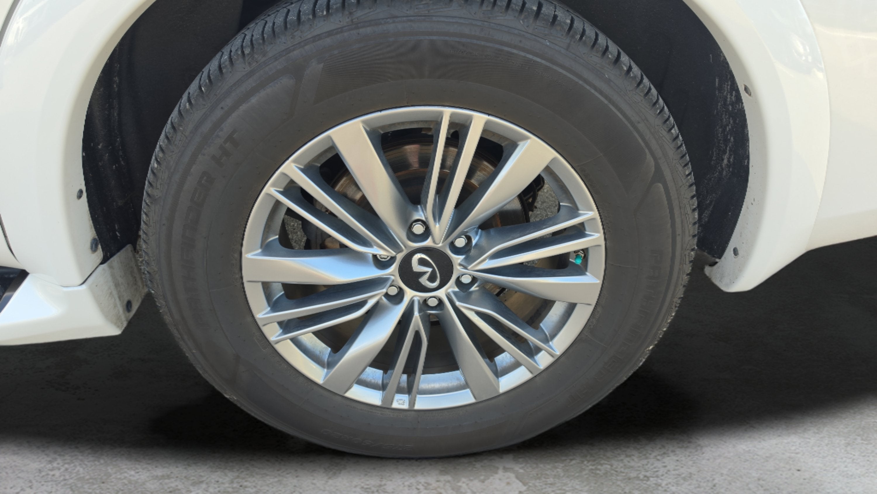 2022 INFINITI QX80 LUXE