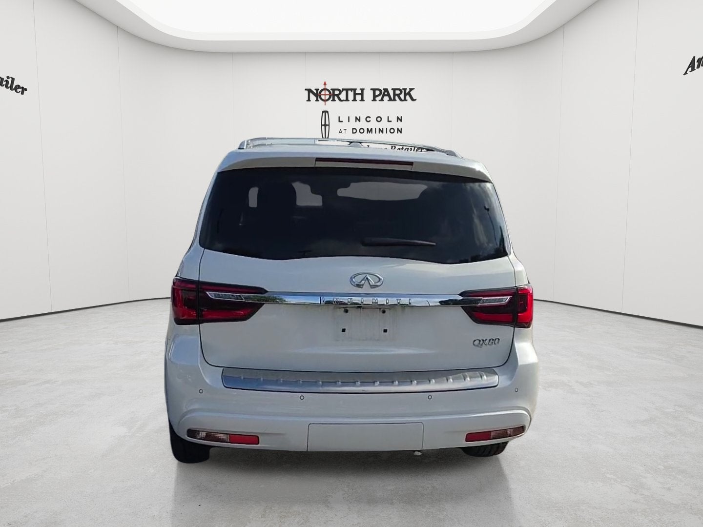 2022 INFINITI QX80 LUXE
