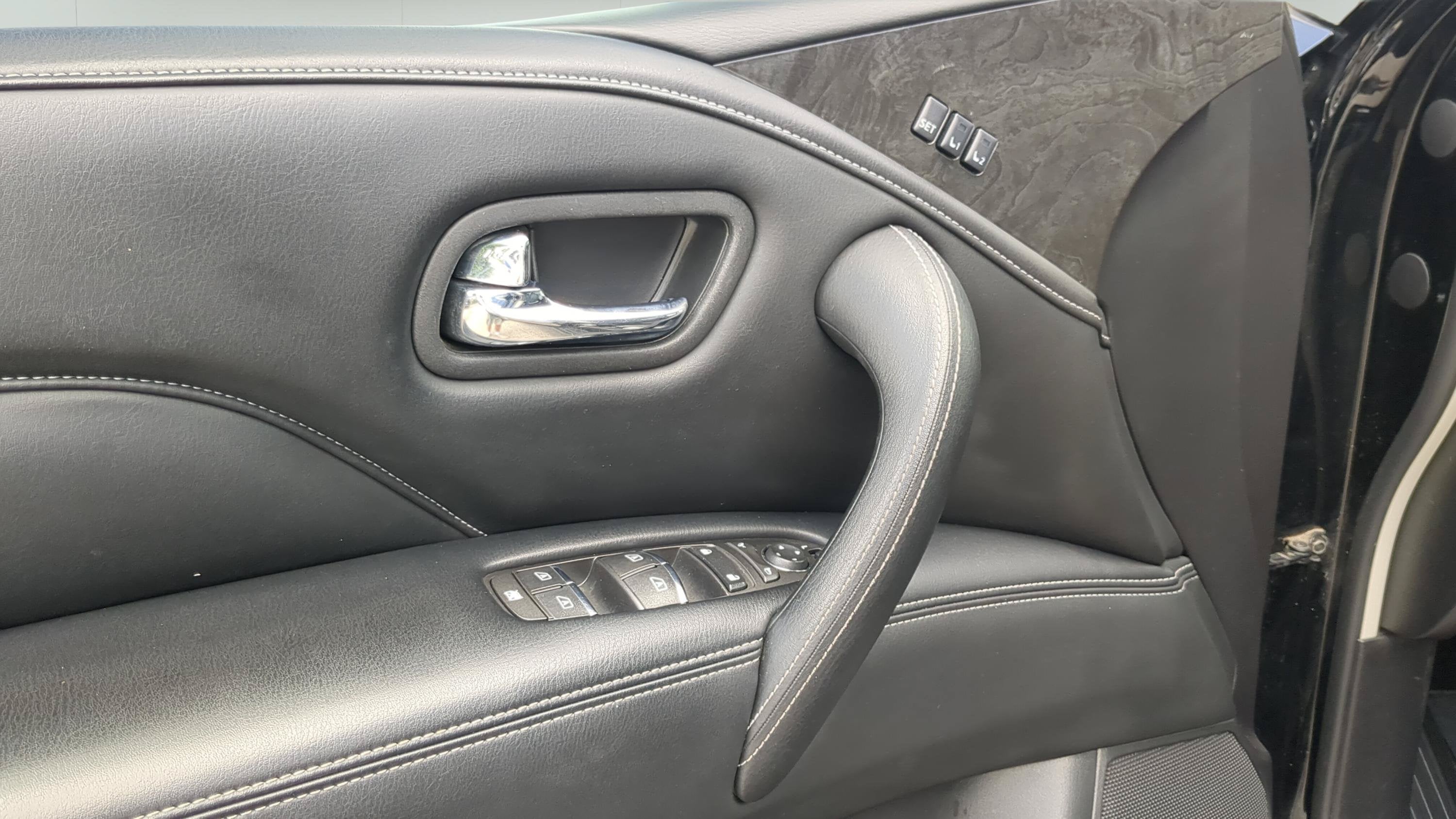 2022 INFINITI QX80 LUXE