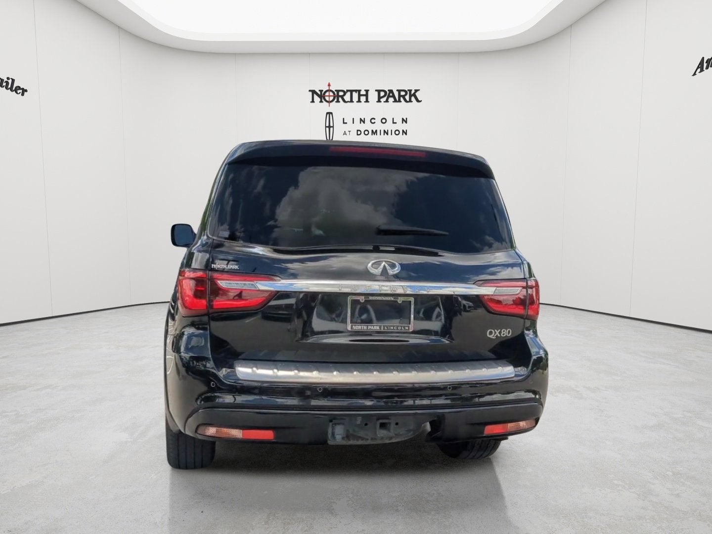 2022 INFINITI QX80 LUXE