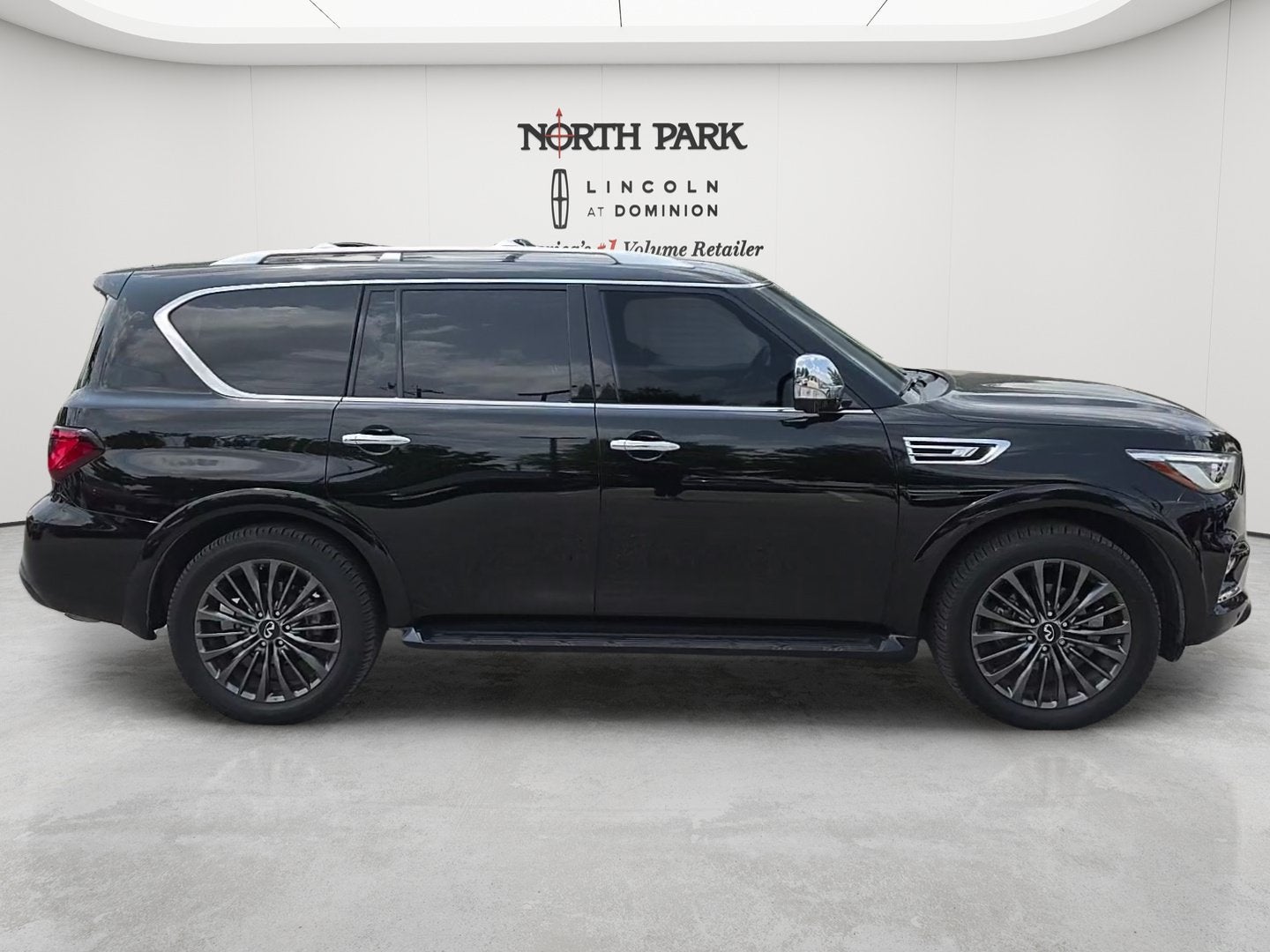 2023 INFINITI QX80 SENSORY