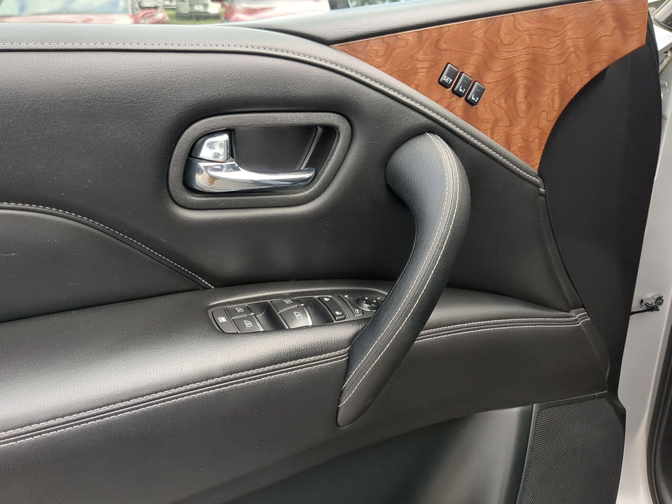 2019 INFINITI QX80 LUXE