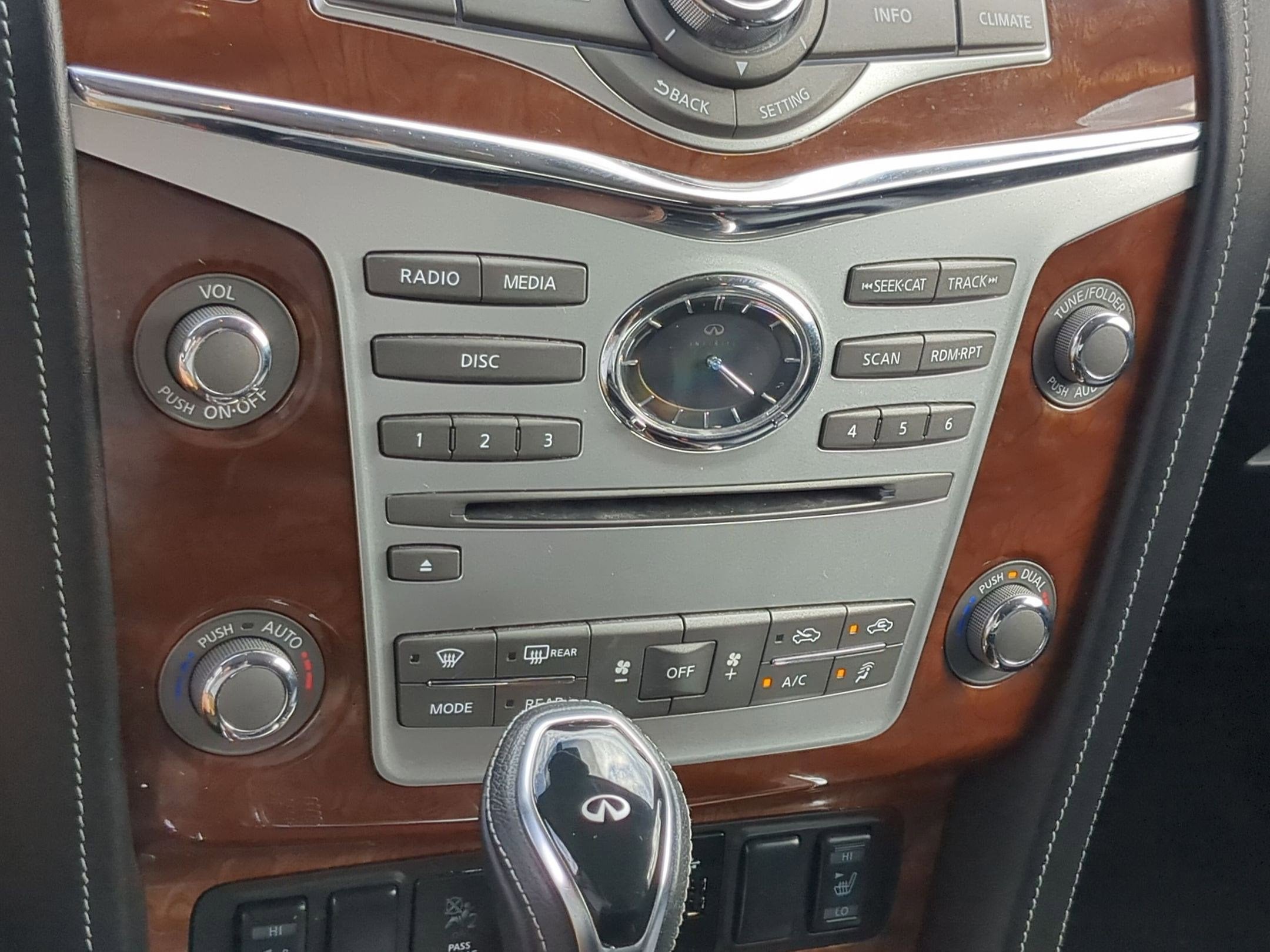 2019 INFINITI QX80 LUXE