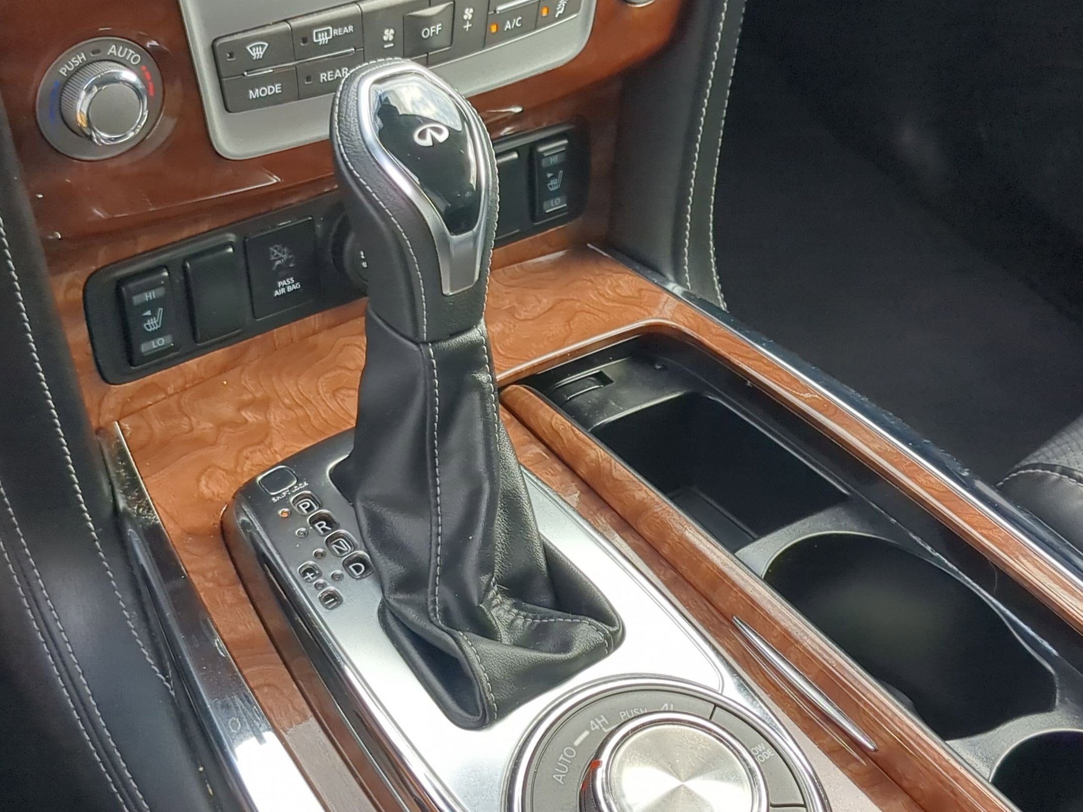 2019 INFINITI QX80 LUXE