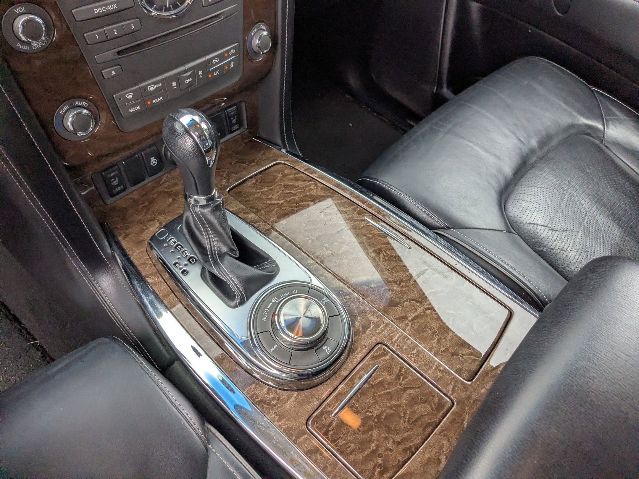 2017 INFINITI QX80 Base