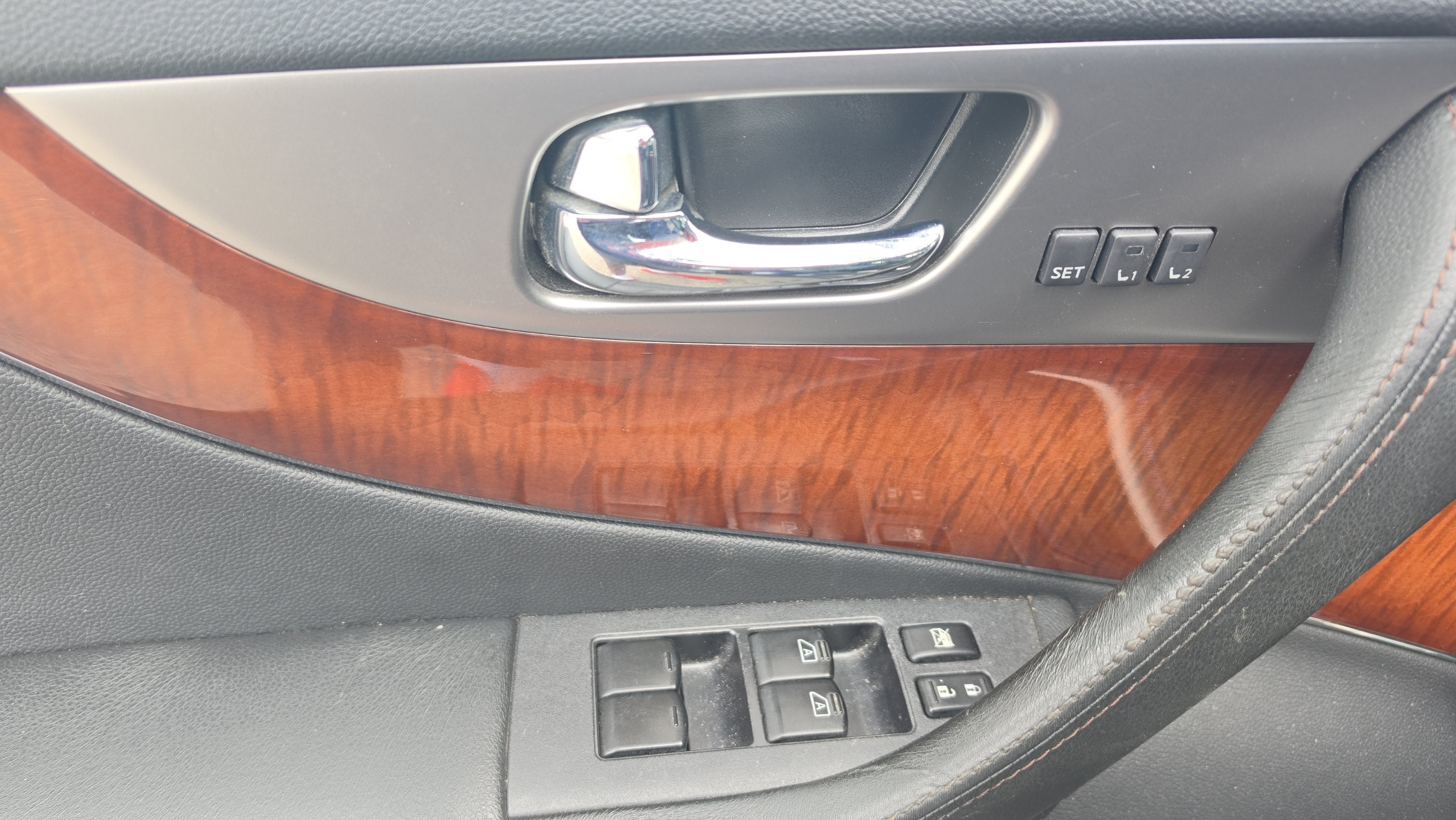 2014 INFINITI QX70 Base