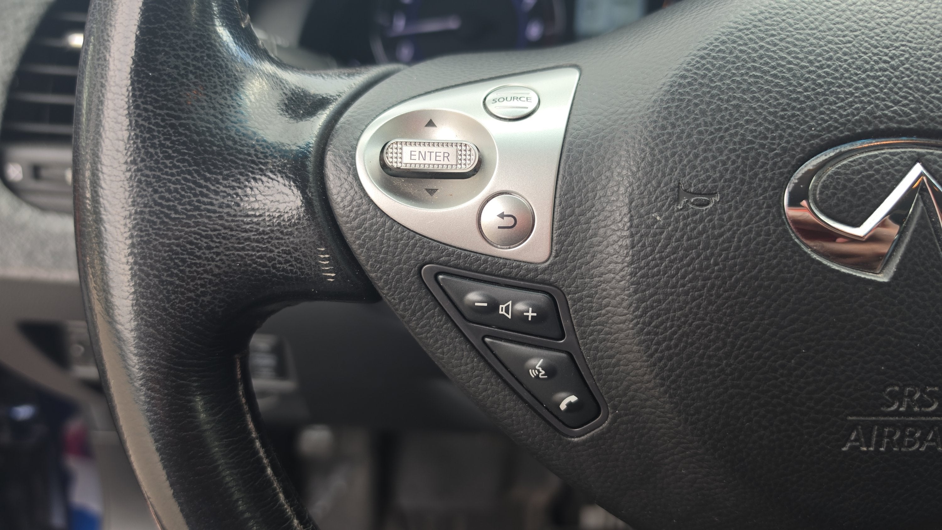 2014 INFINITI QX70 Base