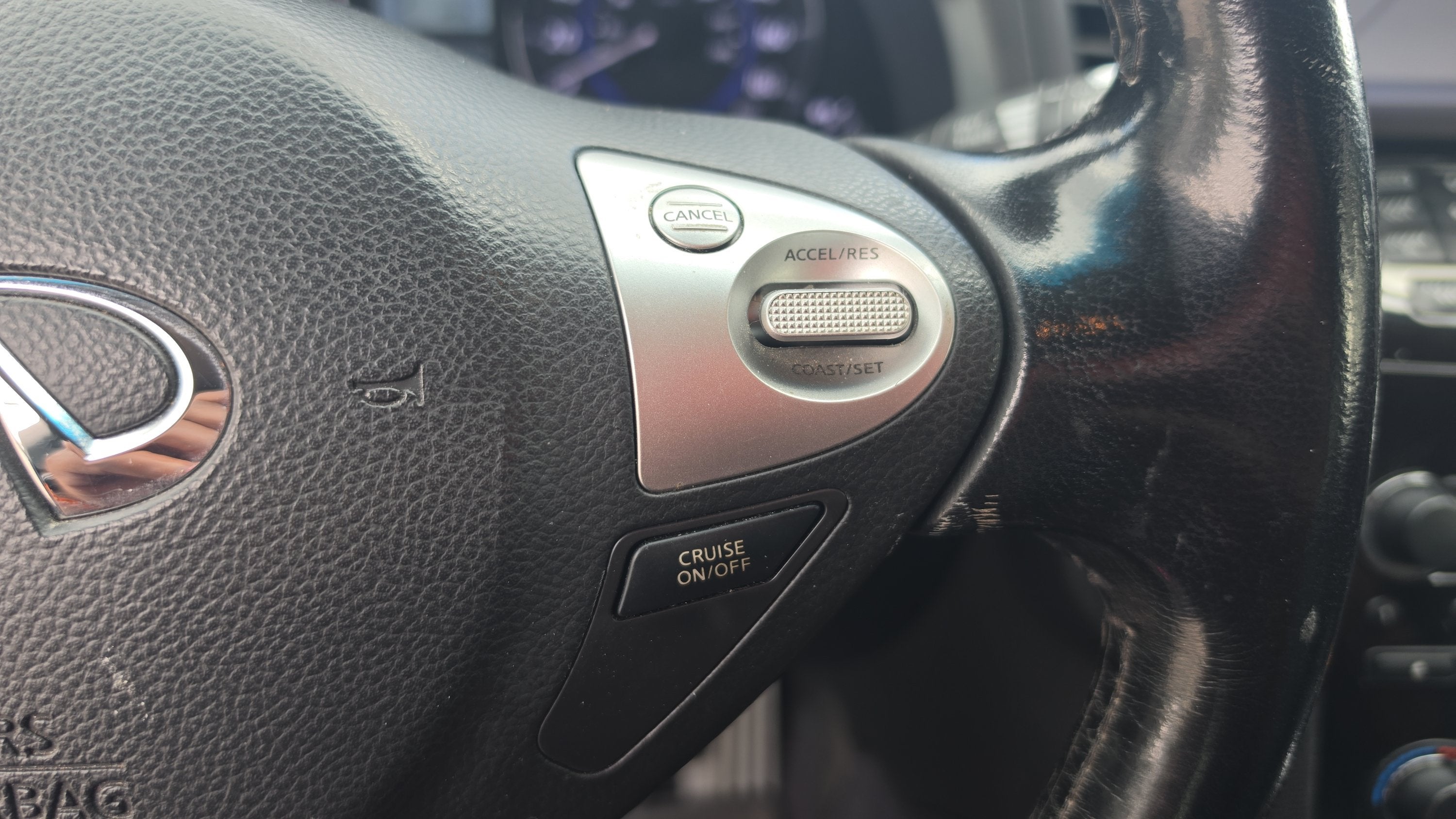 2014 INFINITI QX70 Base