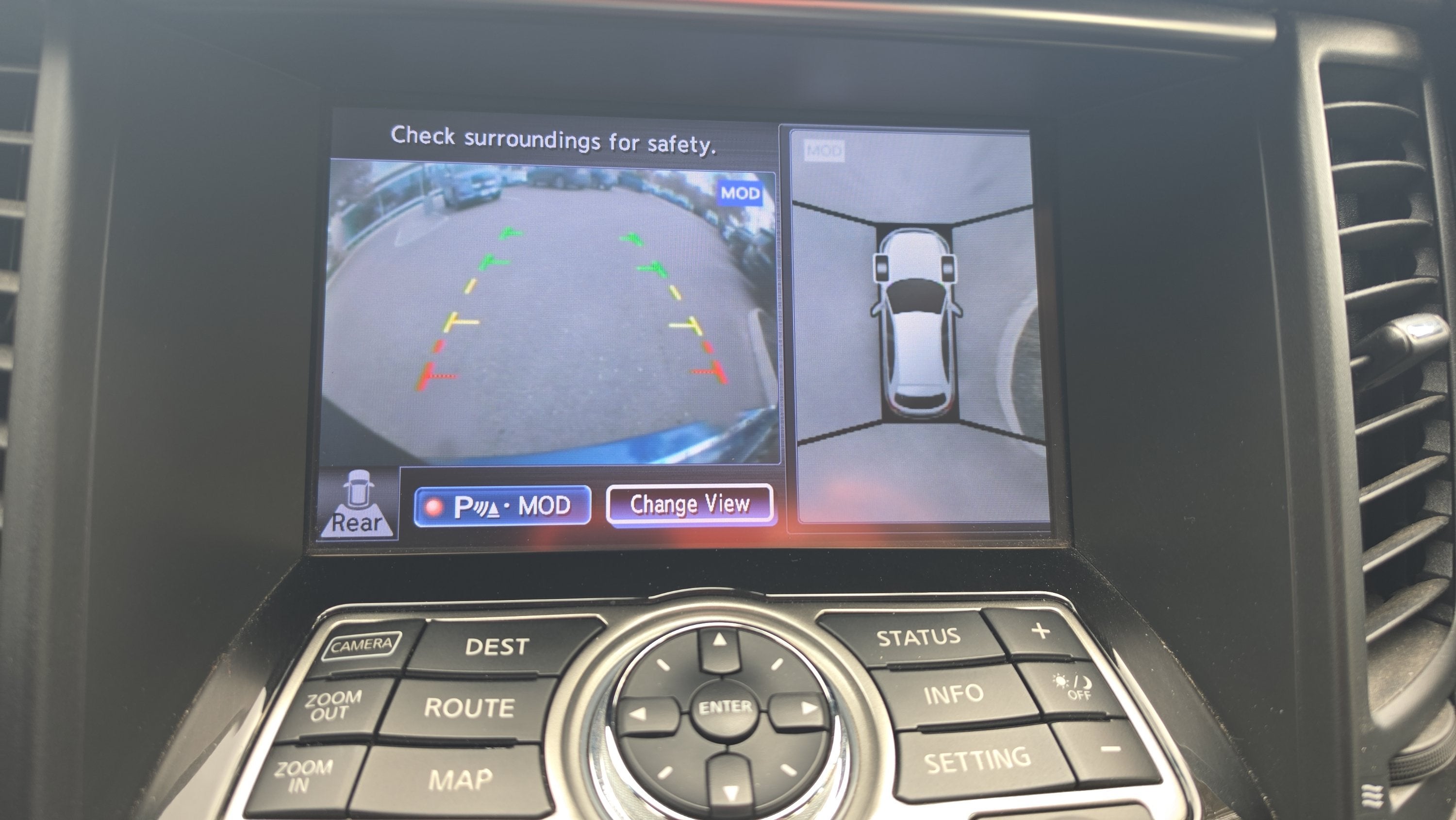 2014 INFINITI QX70 Base