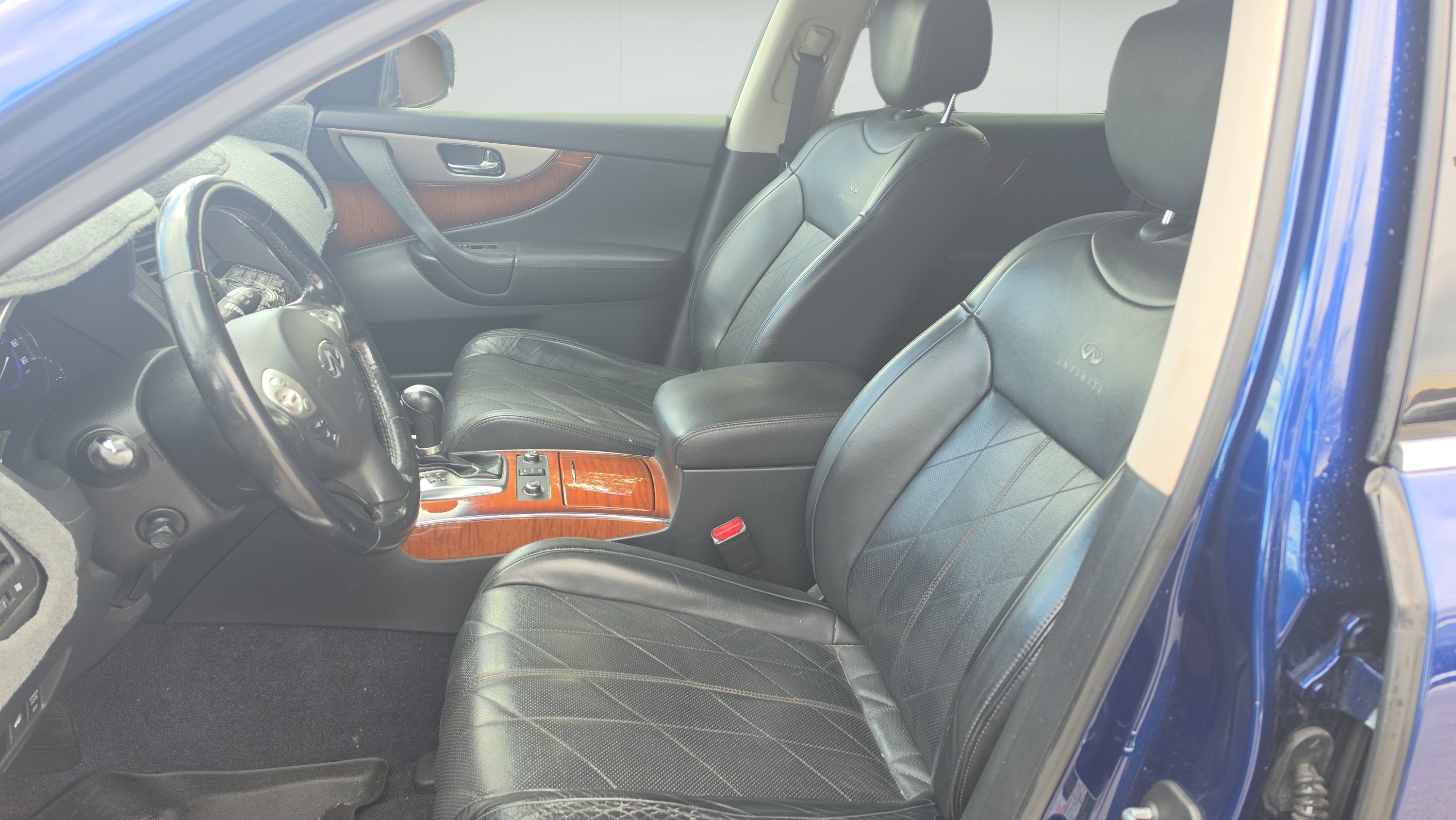 2014 INFINITI QX70 Base