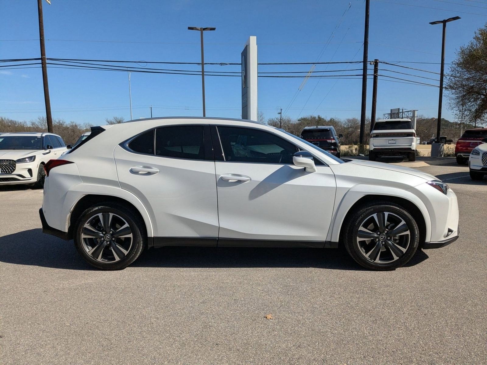 2025 Lexus UX 300h