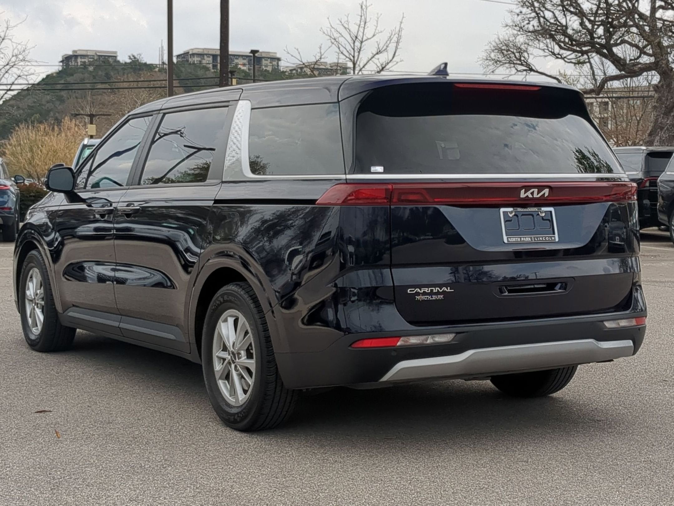 2024 Kia Carnival LX