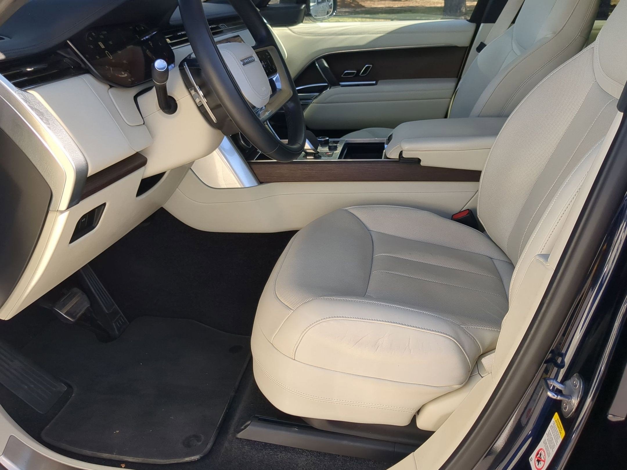 2023 Land Rover Range Rover SE