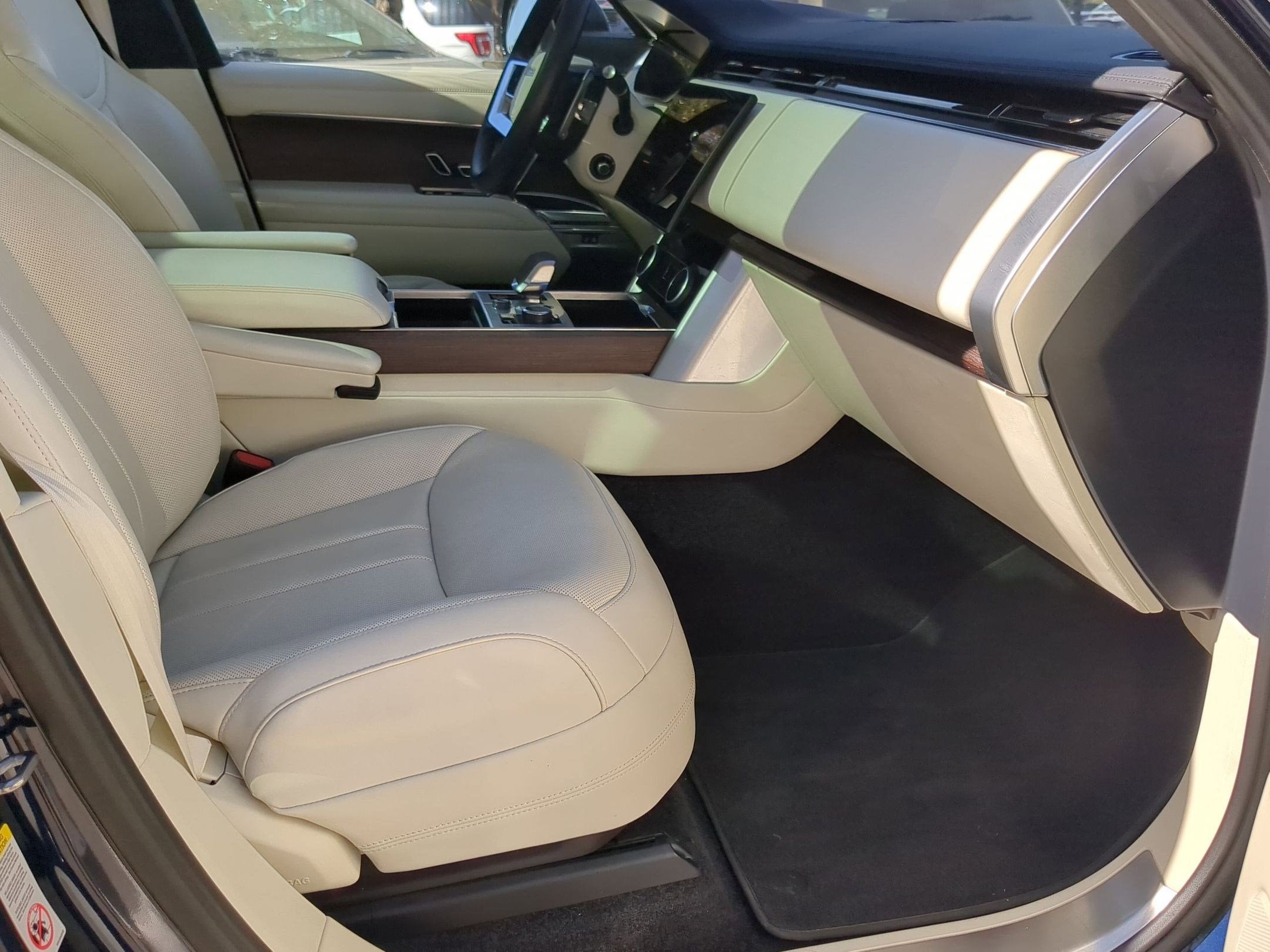 2023 Land Rover Range Rover SE