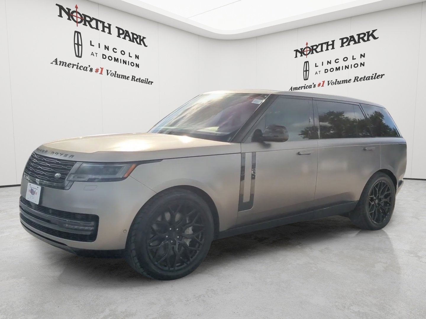 2023 Land Rover Range Rover SE