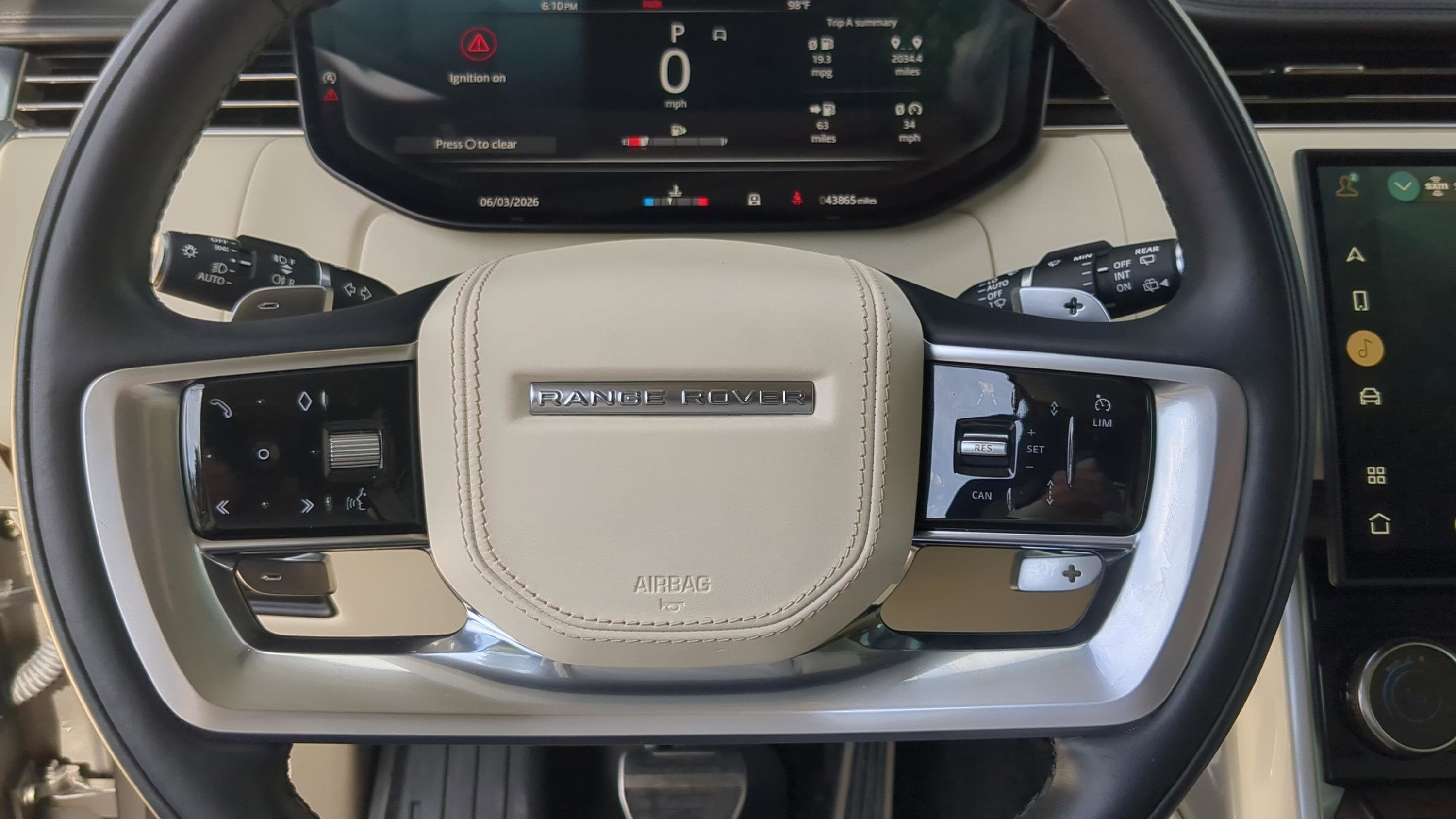 2023 Land Rover Range Rover SE