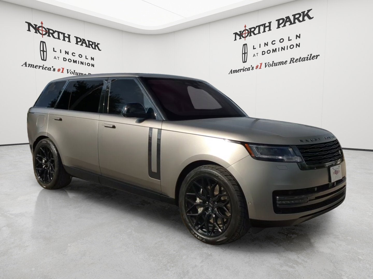 2023 Land Rover Range Rover SE
