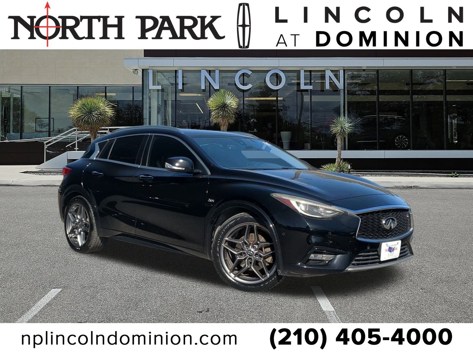 2017 INFINITI QX30 Premium