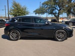 2017 INFINITI QX30 Premium