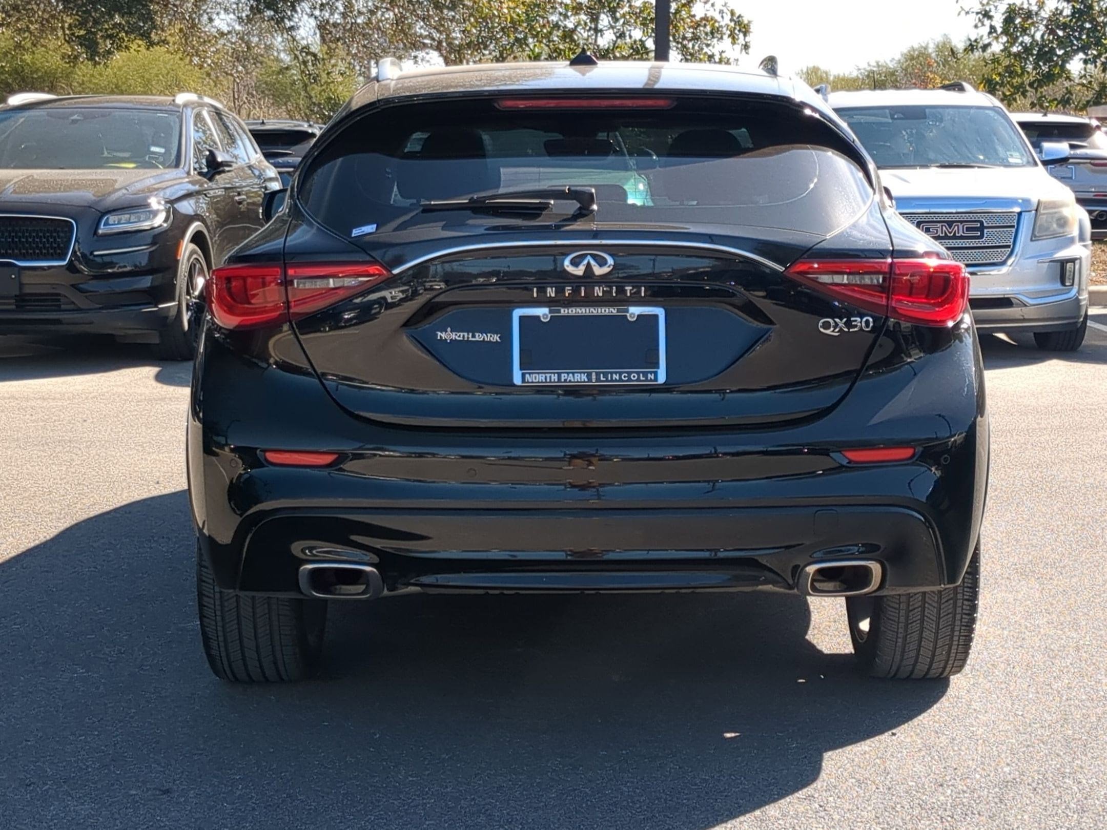2017 INFINITI QX30 Premium