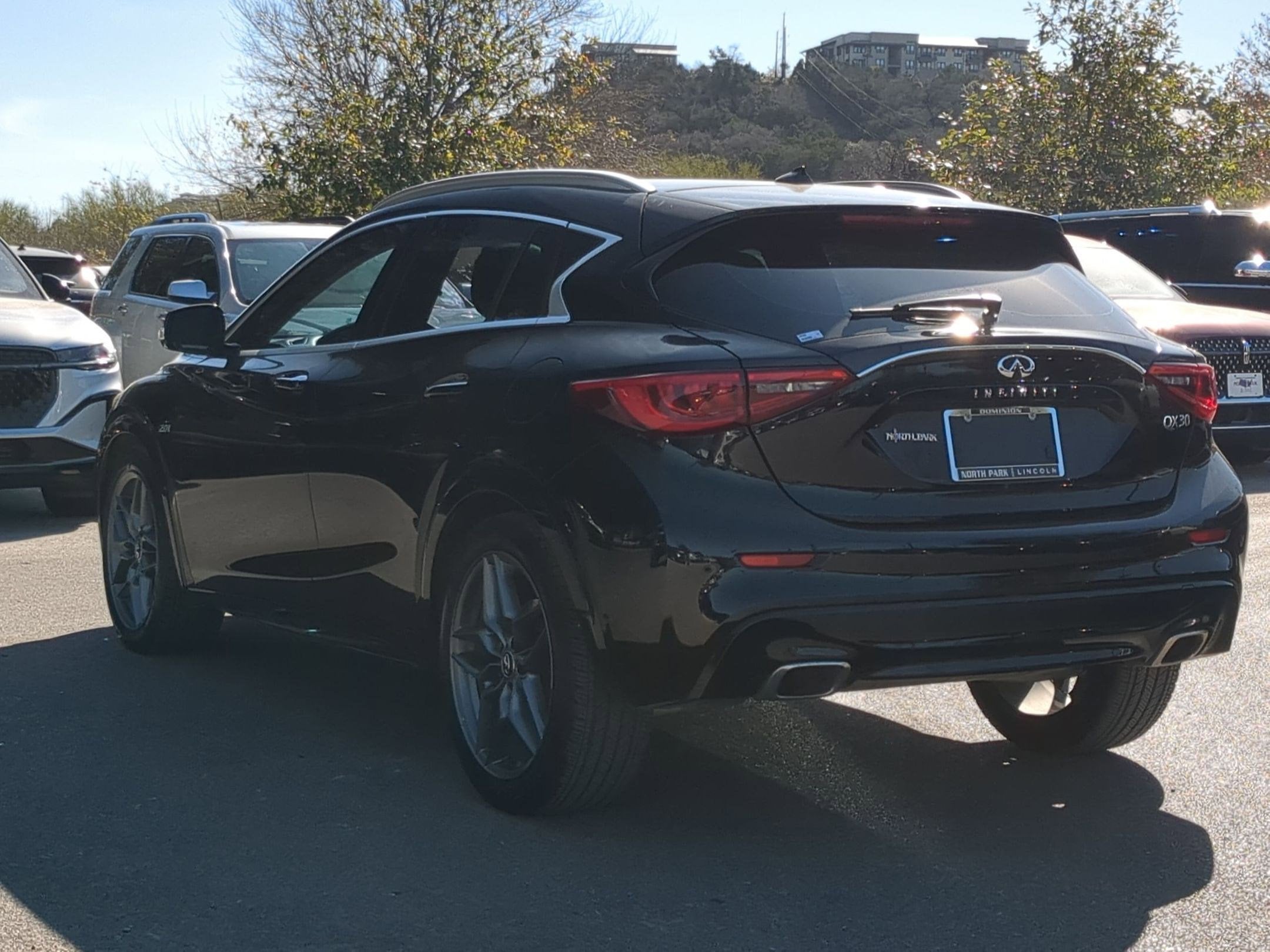 2017 INFINITI QX30 Premium