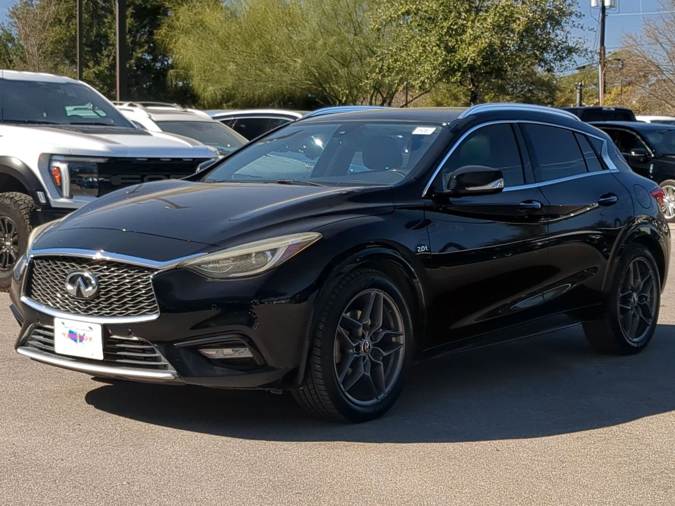 2017 INFINITI QX30 Premium