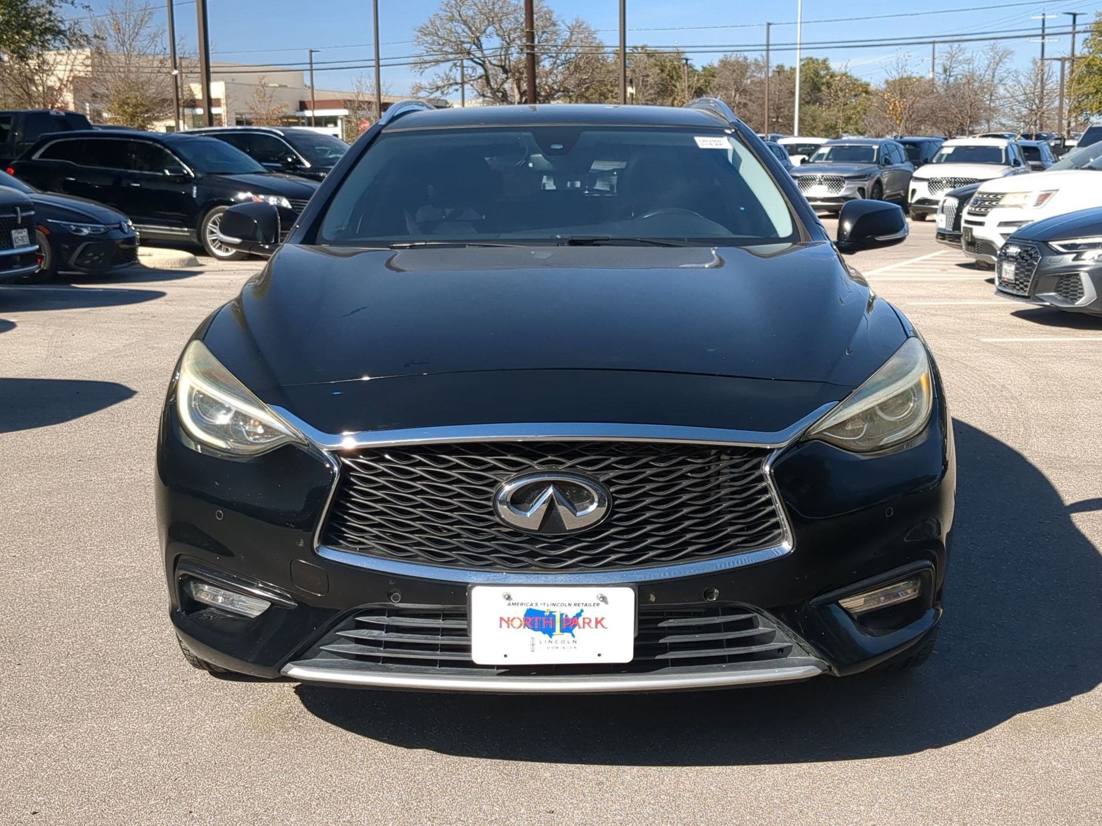 2017 INFINITI QX30 Premium