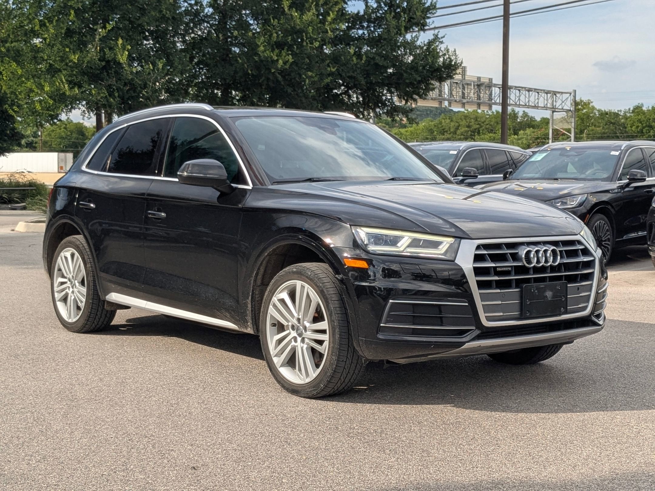 2018 Audi Q5 2.0T quattro S tronic Premium Plus's photo