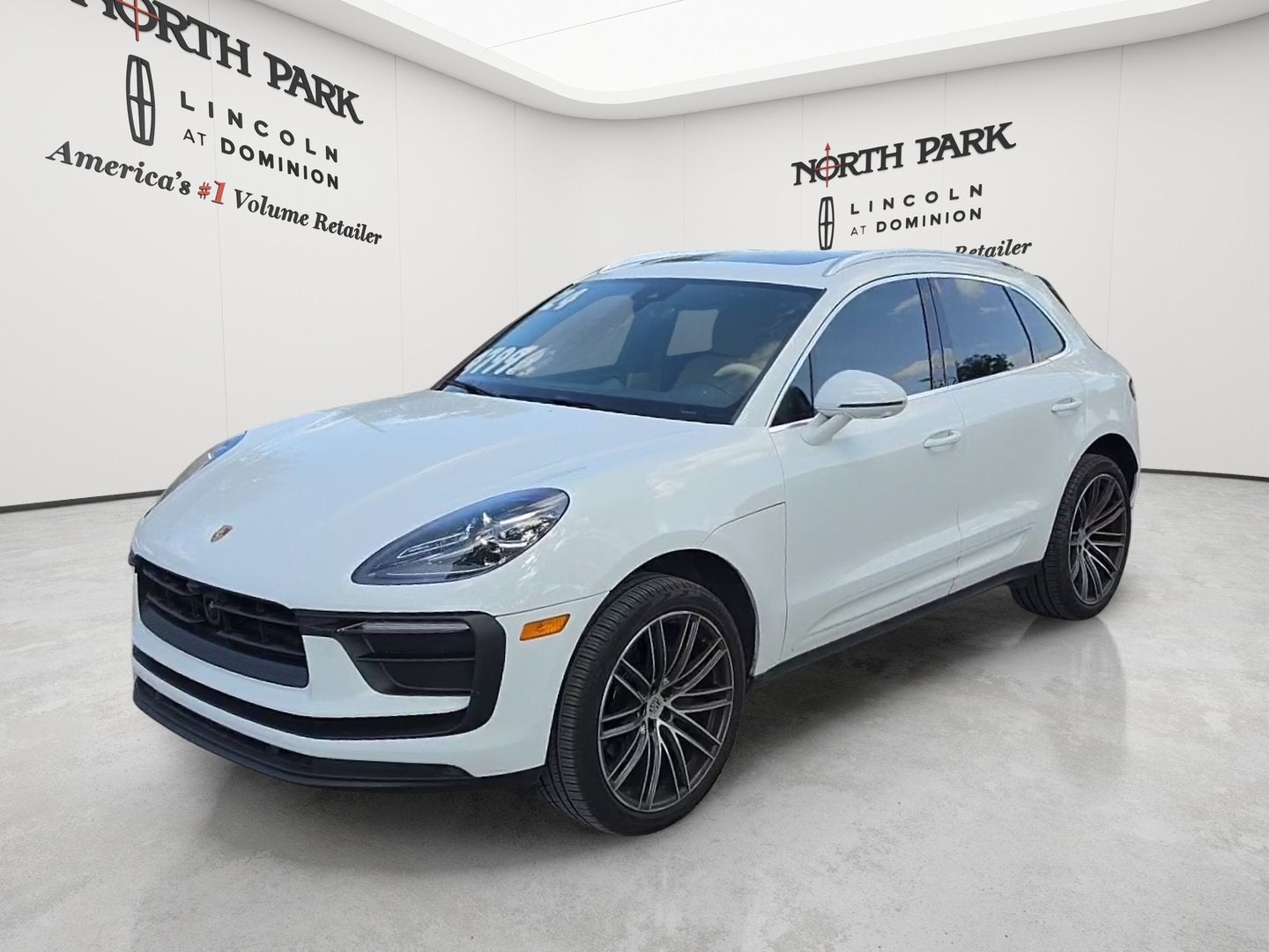 2024 Porsche Macan Base