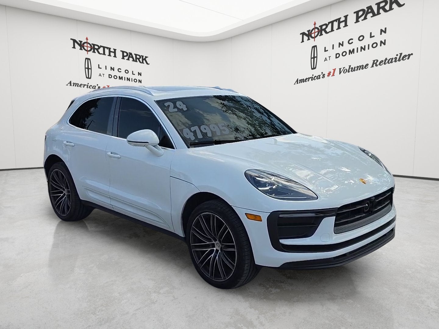 2024 Porsche Macan Base