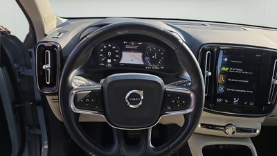2019 Volvo XC40 Momentum
