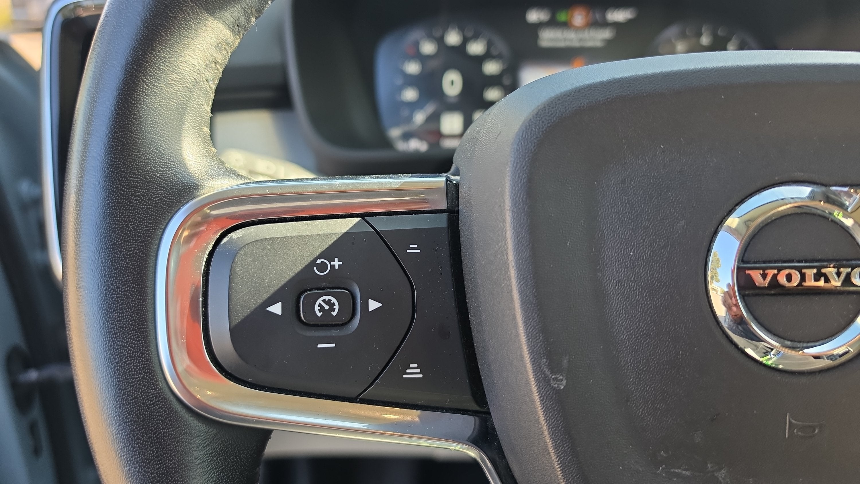 2019 Volvo XC40 Momentum