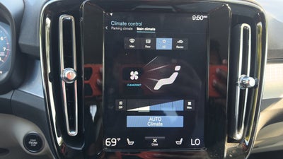 2019 Volvo XC40 Momentum