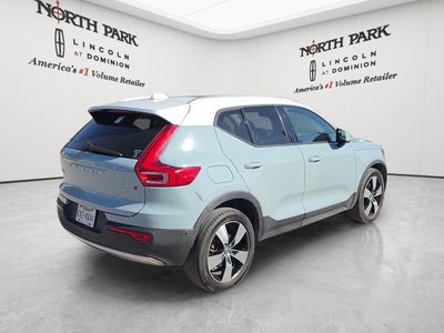 2019 Volvo XC40 Momentum