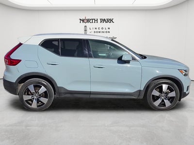 2019 Volvo XC40 Momentum